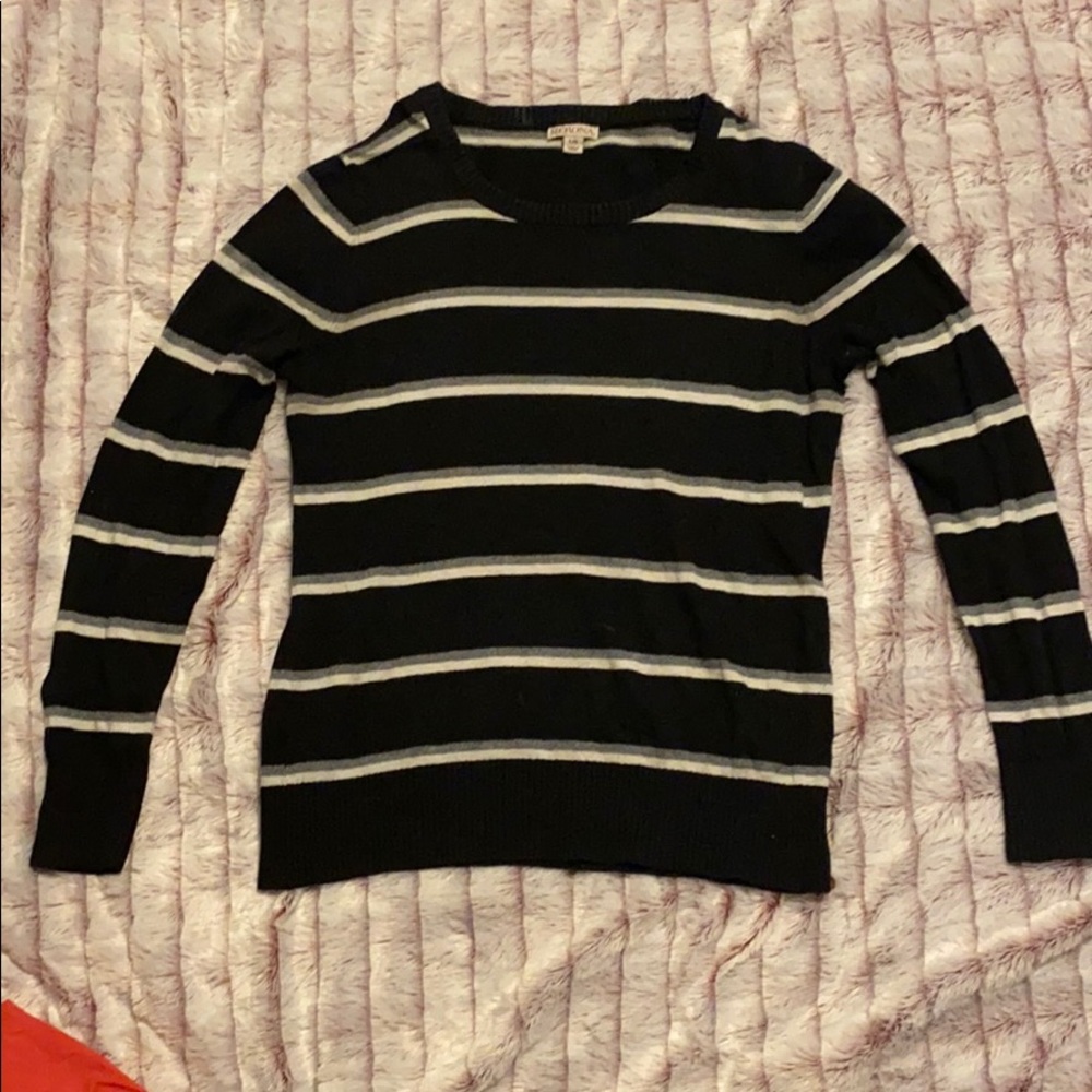 Sweatshirt